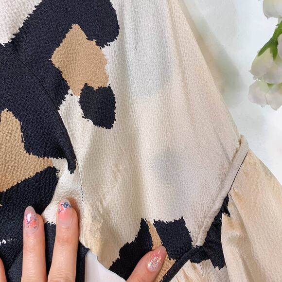 ROBERTO CAVALLI satin silk animal print top balloon flared sleeve y2k 90s - Picture 9 of 13